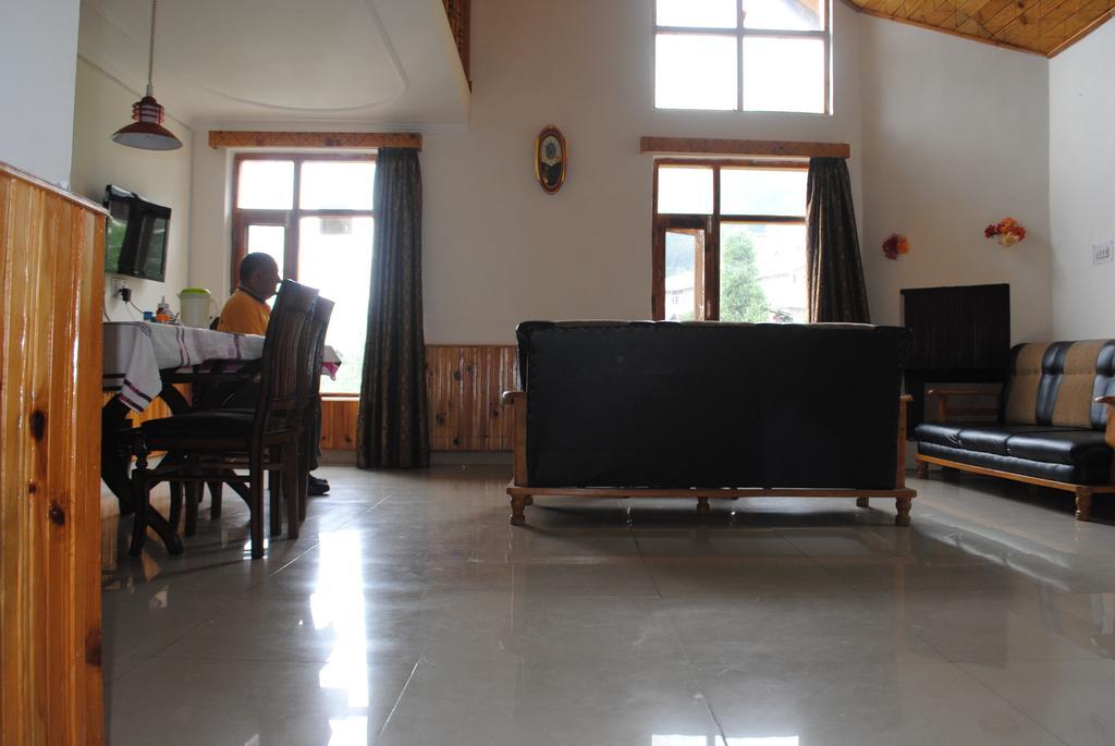 Oyo 13232 Red Rose Cottage Manāli Buitenkant foto