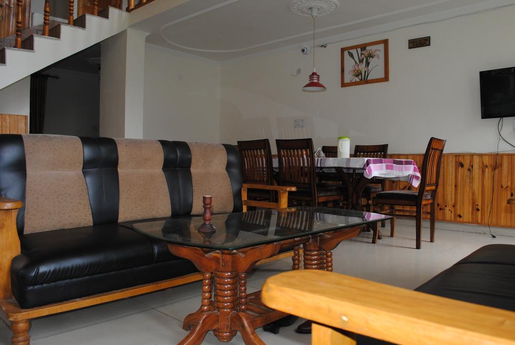 Oyo 13232 Red Rose Cottage Manāli Buitenkant foto