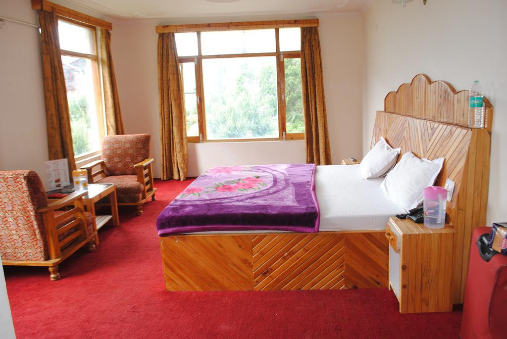 Oyo 13232 Red Rose Cottage Manāli Buitenkant foto