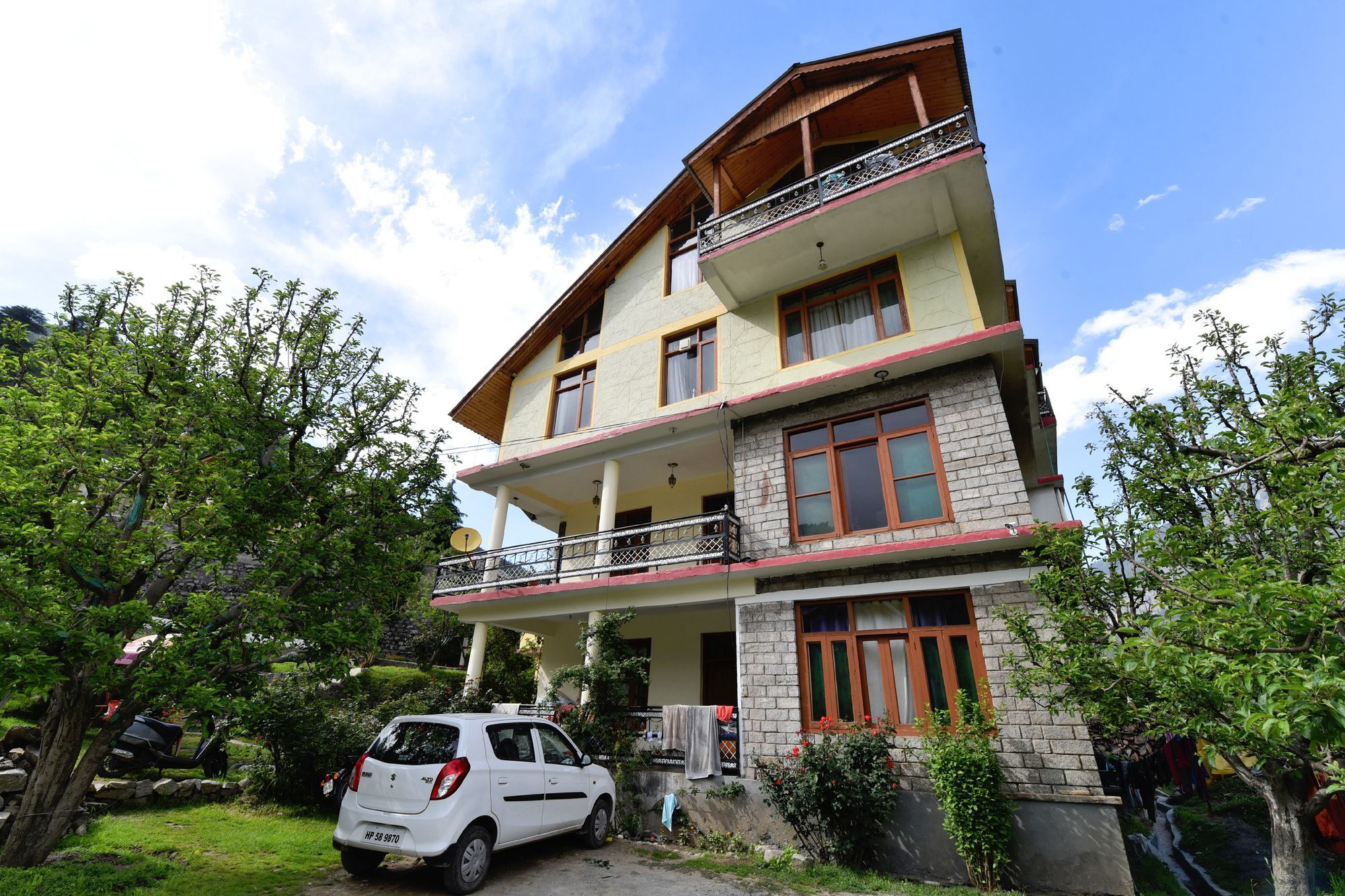 Oyo 13232 Red Rose Cottage Manāli Buitenkant foto