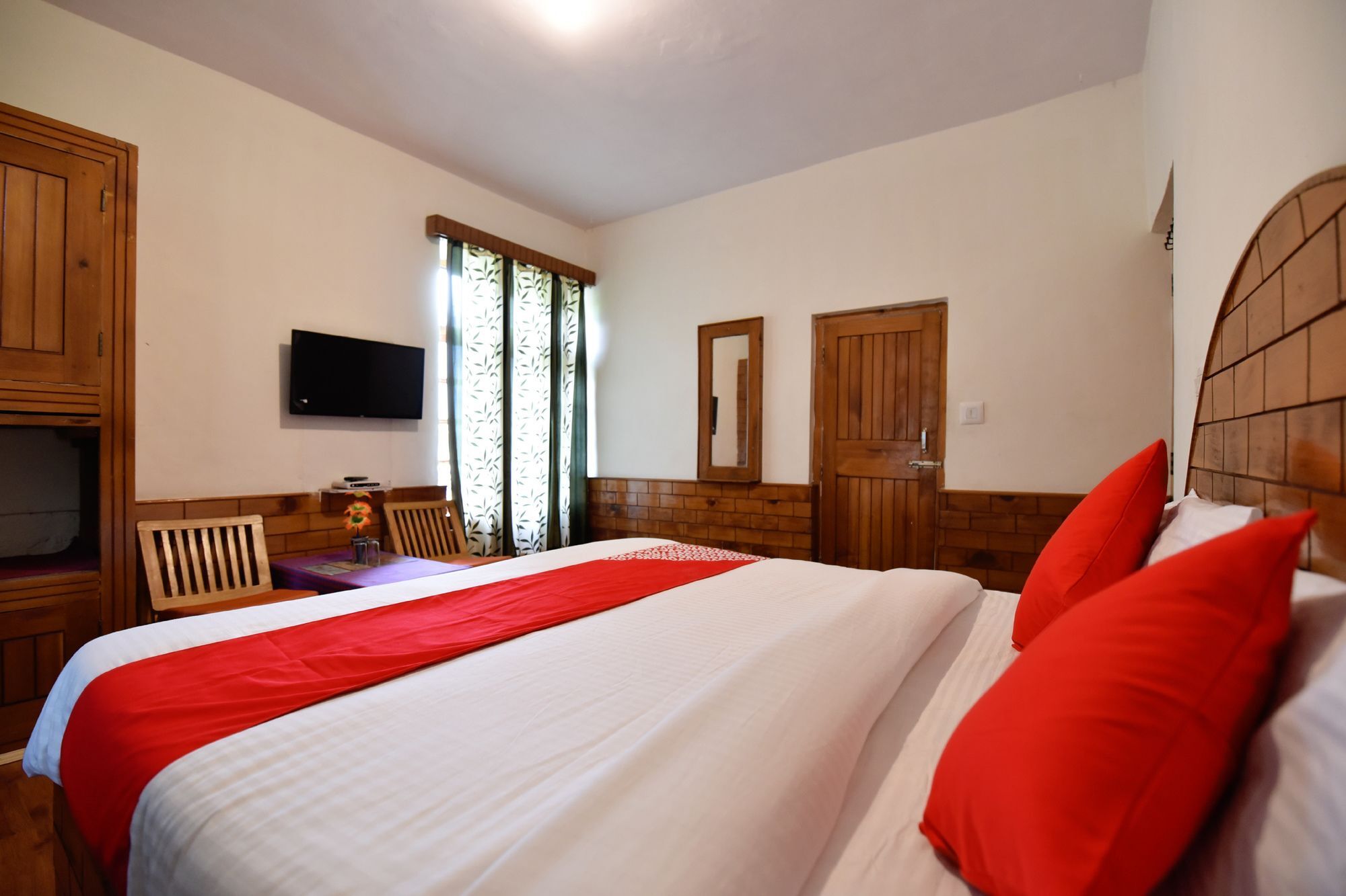 Oyo 13232 Red Rose Cottage Manāli Buitenkant foto