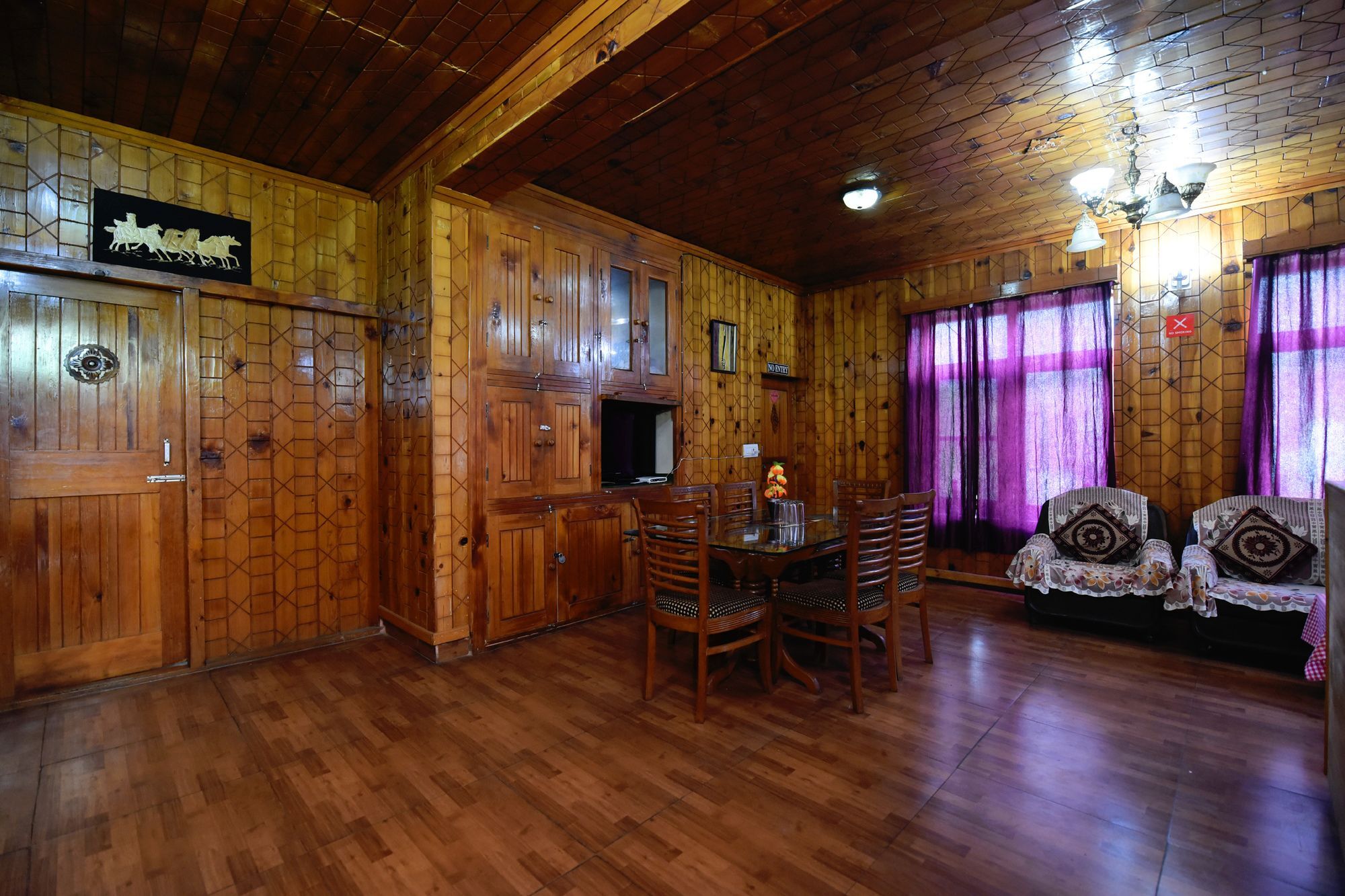 Oyo 13232 Red Rose Cottage Manāli Buitenkant foto