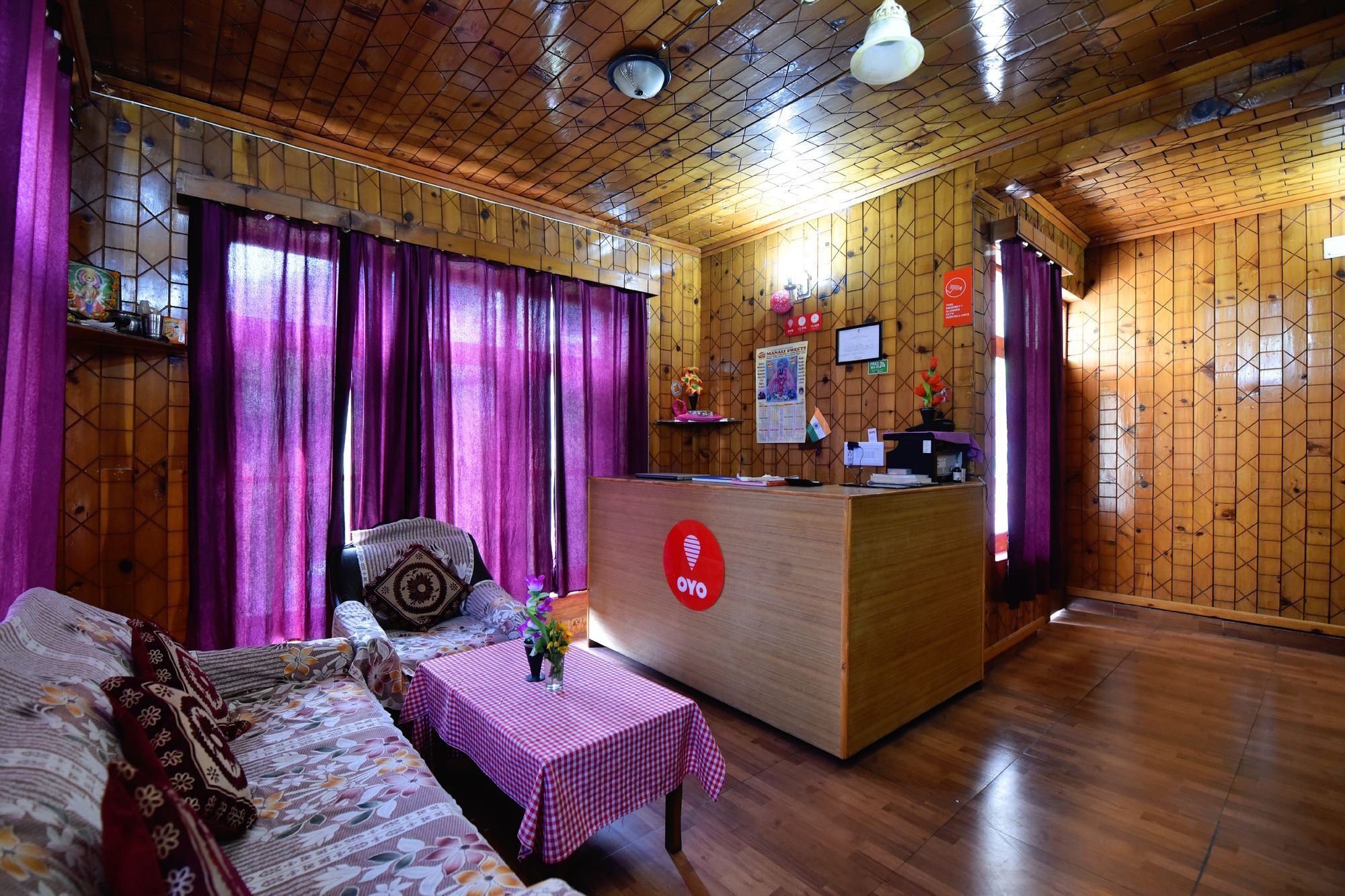 Oyo 13232 Red Rose Cottage Manāli Buitenkant foto