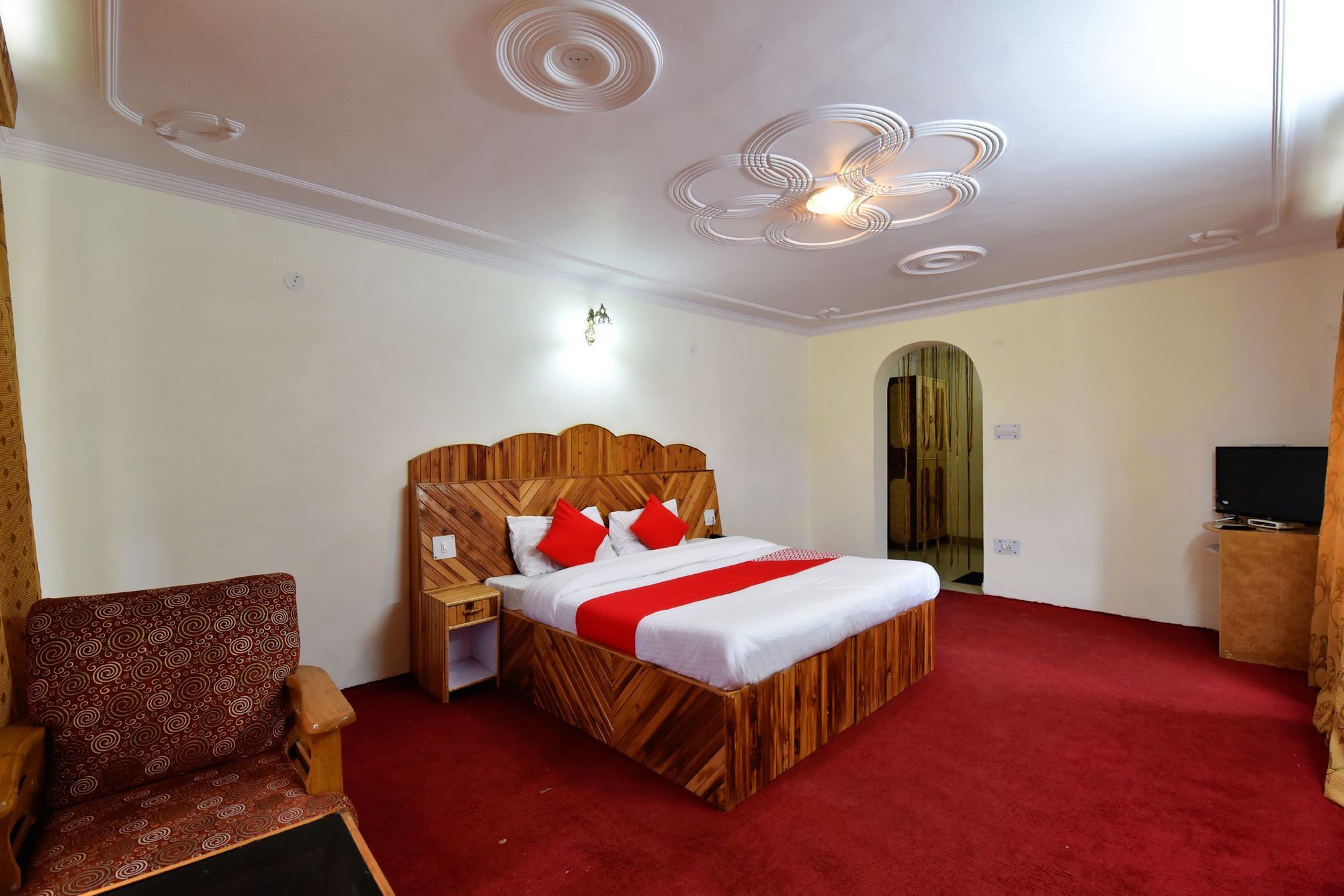 Oyo 13232 Red Rose Cottage Manāli Buitenkant foto